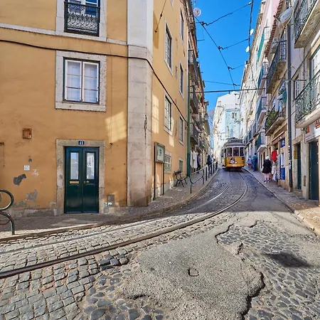 아파트 Idyllic Light-filled Alfama Apt, By Timecooler *