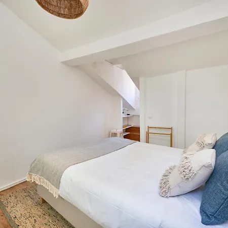 아파트 Idyllic Light-filled Alfama Apt, By Timecooler *