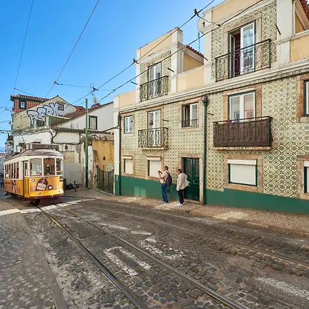 Idyllic Light-filled Alfama Apt, By Timecooler Apartament