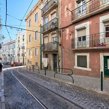 Idyllic Light-filled Alfama Apt, By Timecooler Appartement *