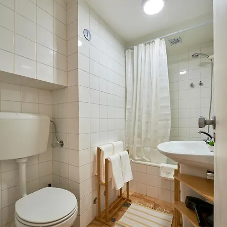 Idyllic Light-filled Alfama Apt, By Timecooler Appartamento *