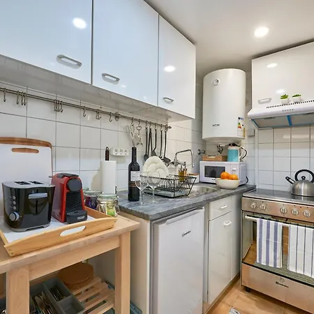 Idyllic Light-filled Alfama Apt, By Timecooler Appartamento