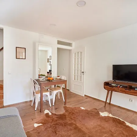 Idyllic Light-filled Alfama Apt, By Timecooler Apartament