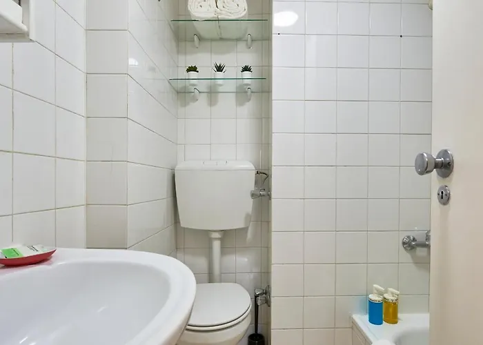 Idyllic Light-filled Alfama Apt, By Timecooler شقة Lisboa