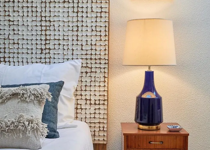 Idyllic Light-filled Alfama Apt, By Timecooler