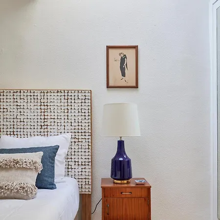 Idyllic Light-filled Alfama Apt, By Timecooler Apartman *