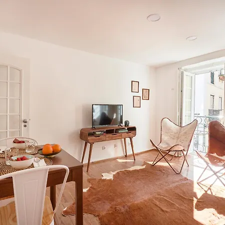 Idyllic Light-filled Alfama Apt, By Timecooler 아파트 리스본