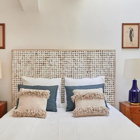 Idyllic Light-filled Alfama Apt, By Timecooler アパート